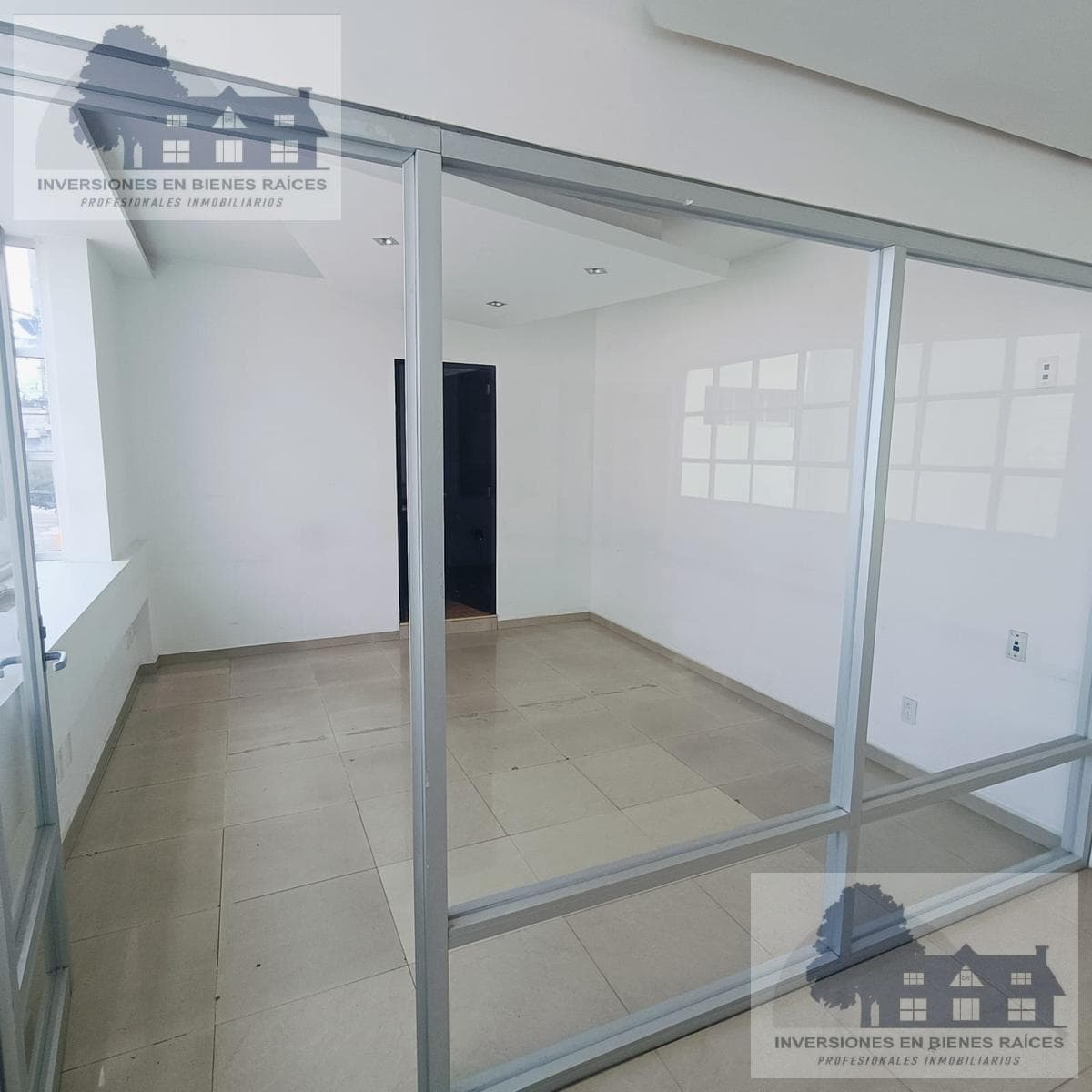 Office on Comonfort Avenue, Metepec