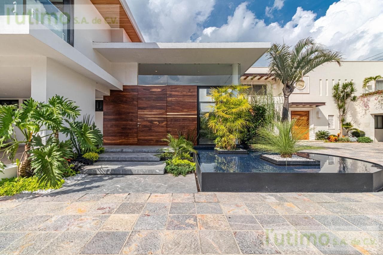 HOUSE WITH A POOL IN THE NORTHERN PART OF CUERNAVACA