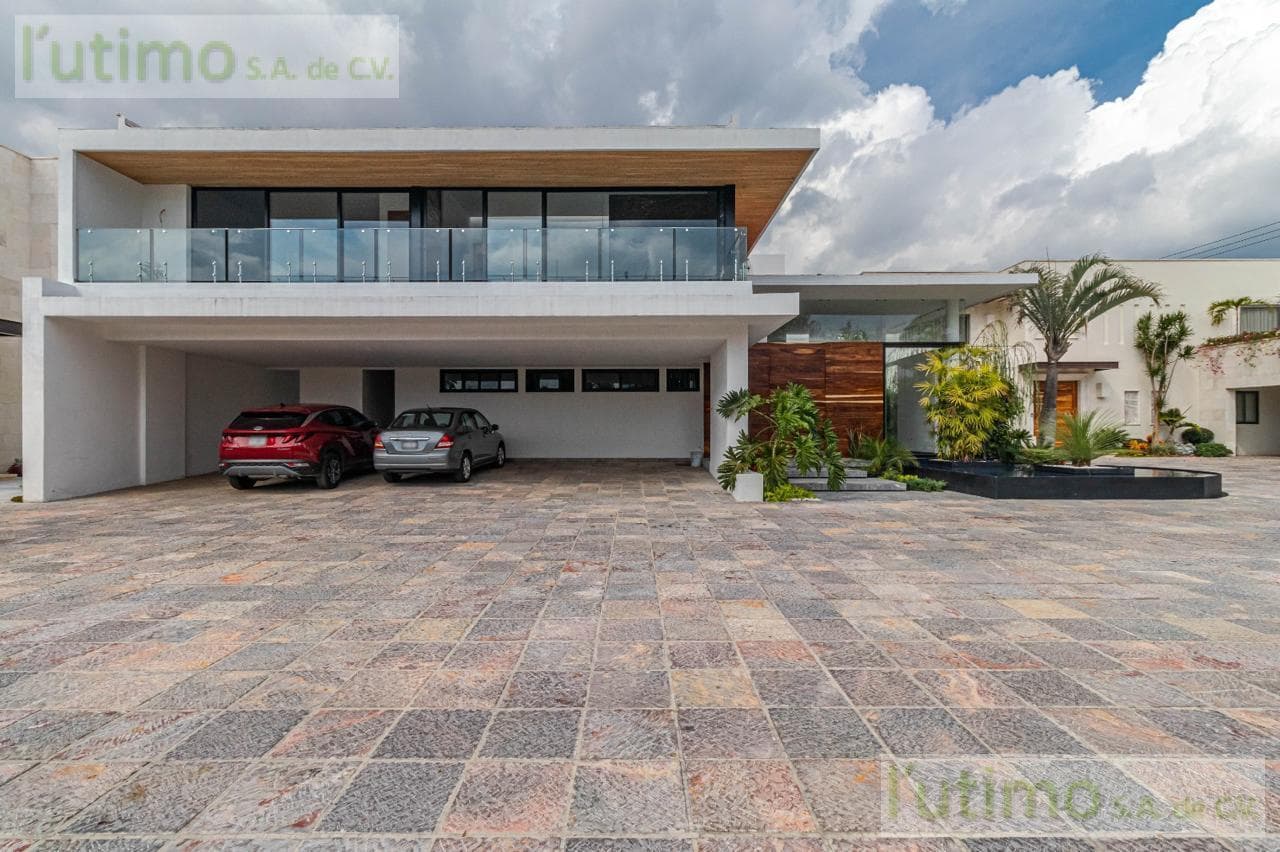 HOUSE WITH A POOL IN THE NORTHERN PART OF CUERNAVACA