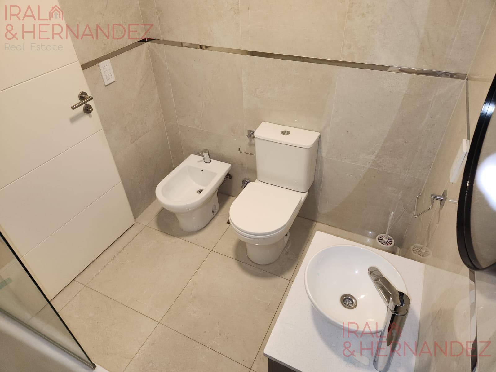Furnished Studio Apartment for Sale in Monserrat