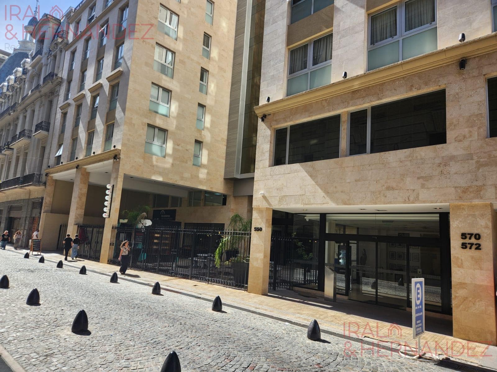 Furnished Studio Apartment for Sale in Monserrat