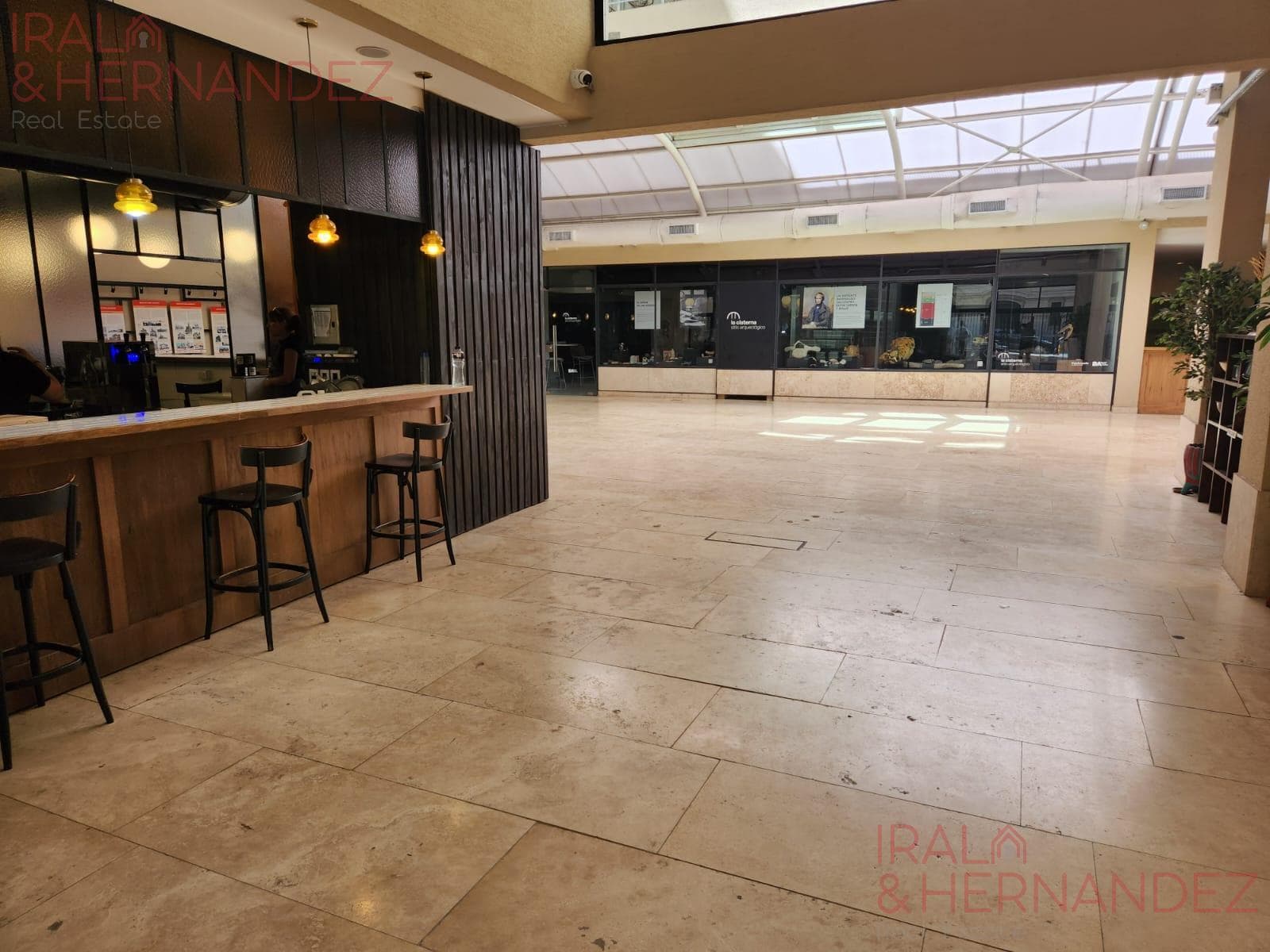 Furnished Studio Apartment for Sale in Monserrat