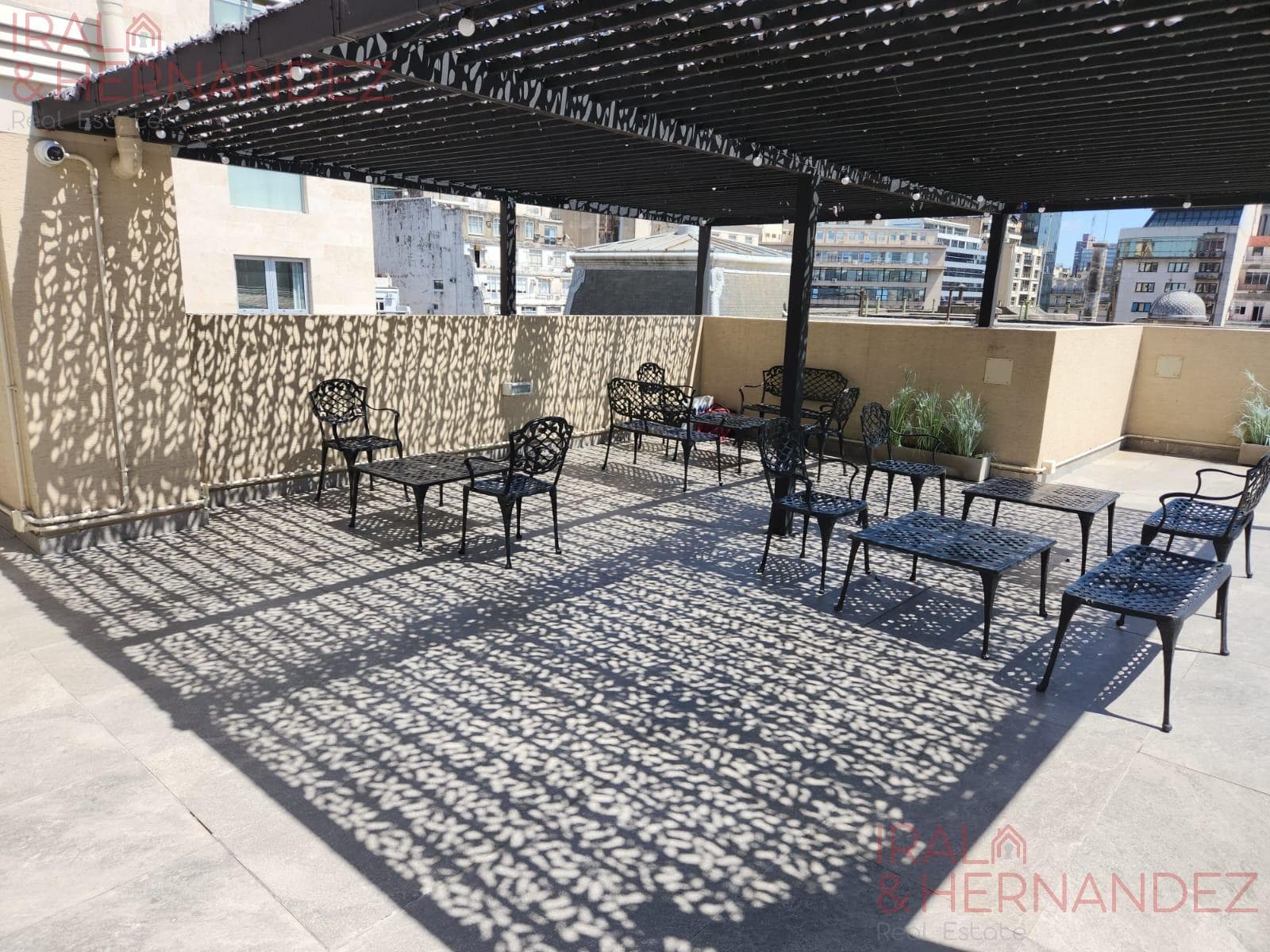 Furnished Studio Apartment for Sale in Monserrat