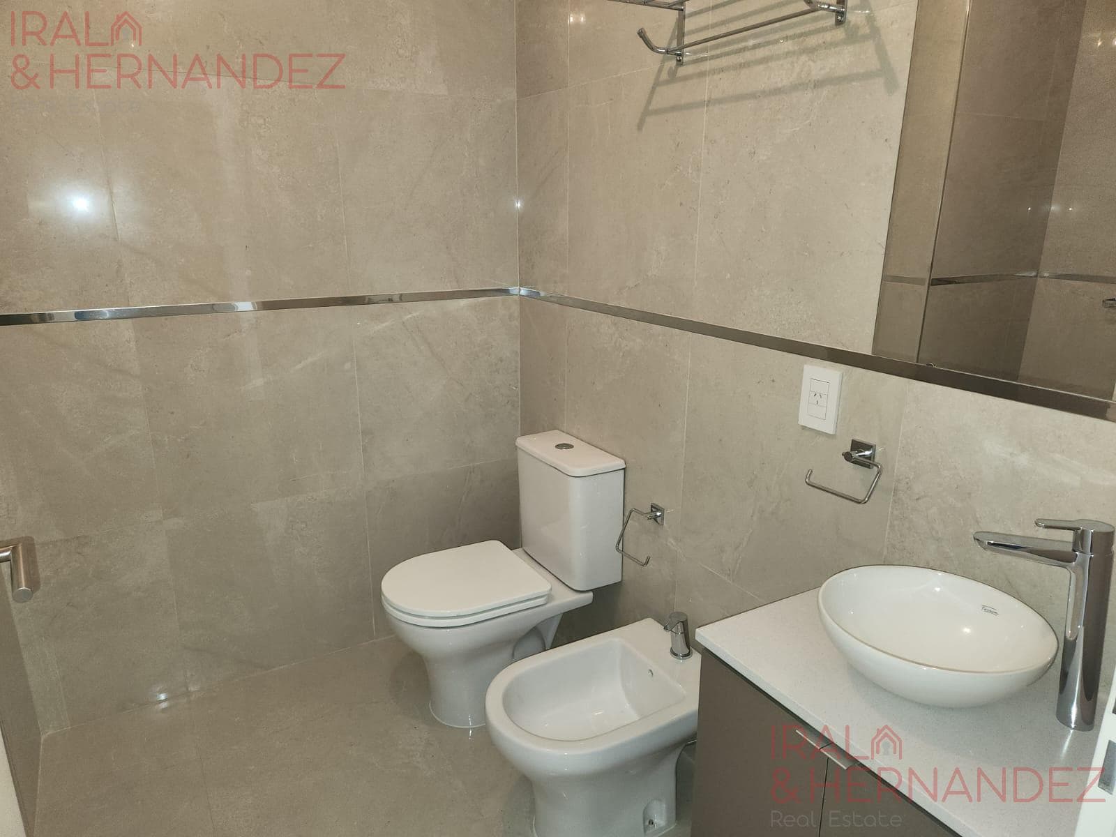 Furnished Studio Apartment for Sale in Monserrat