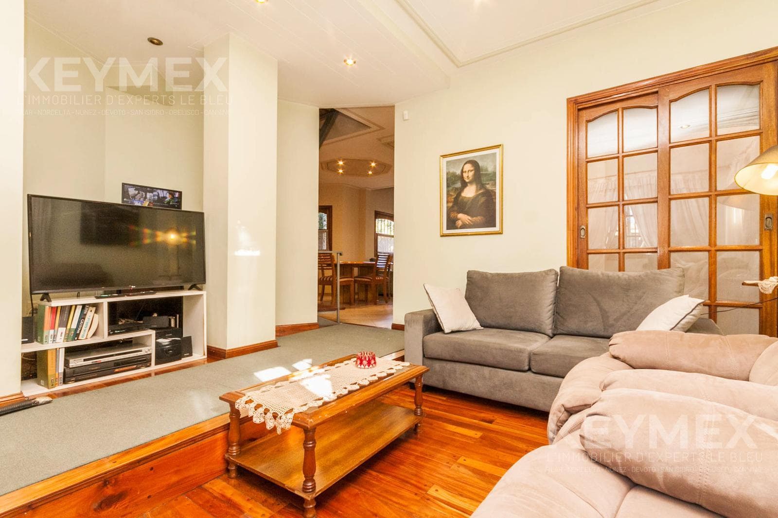 Venta Casa 5 ambientes C/ Pileta en lote propio Lanús, Apto Crédito