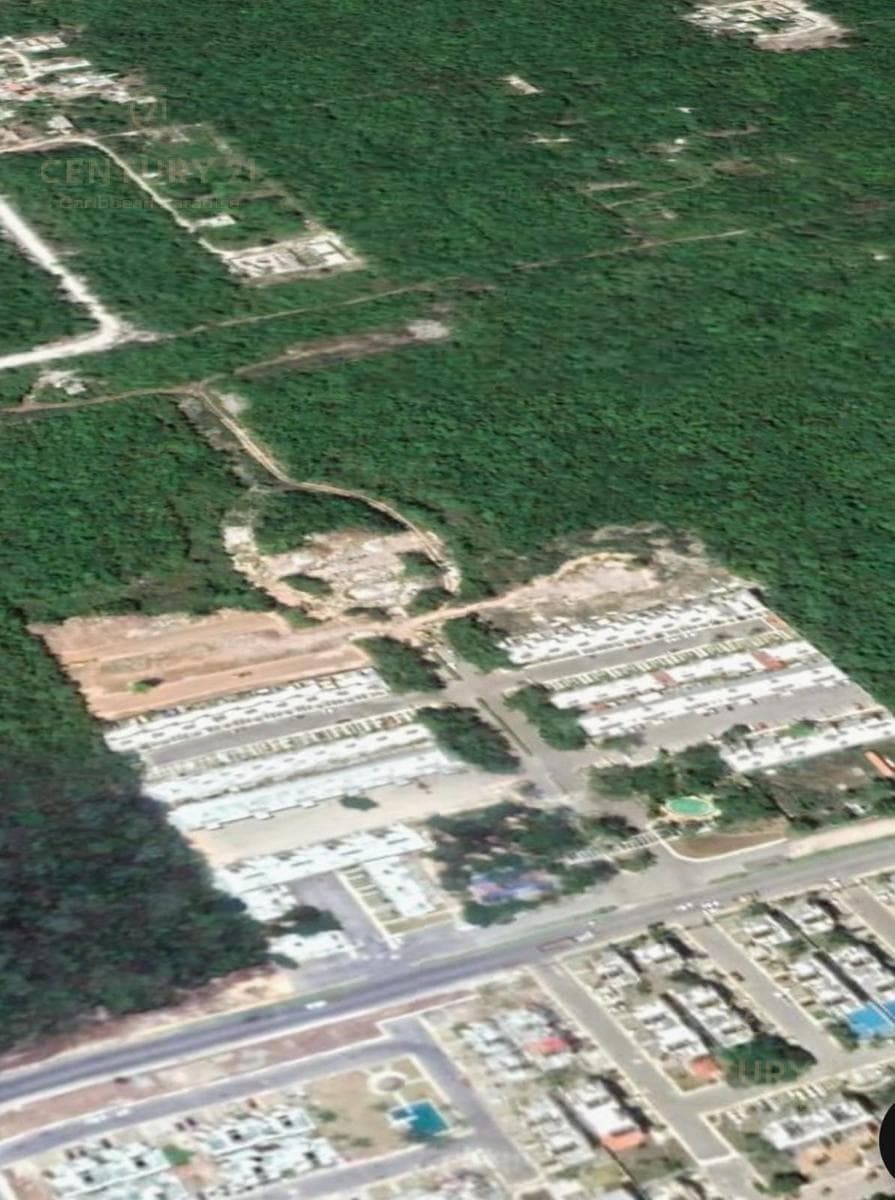 Multifamily Lot for Sale - Paraguana Residential, 6,215.89 m² in Cancún, Quintana Roo C3891
