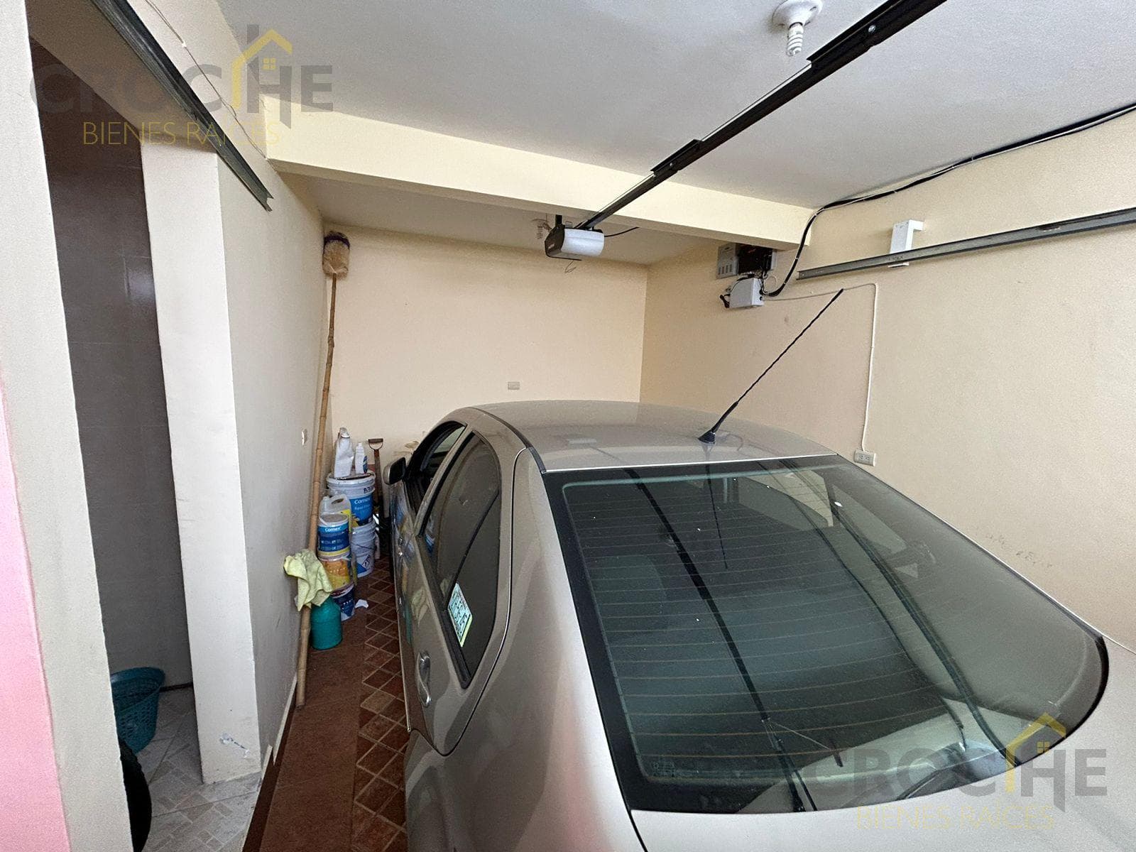 House for Sale in the Zona Plaza Cristal Subdivision