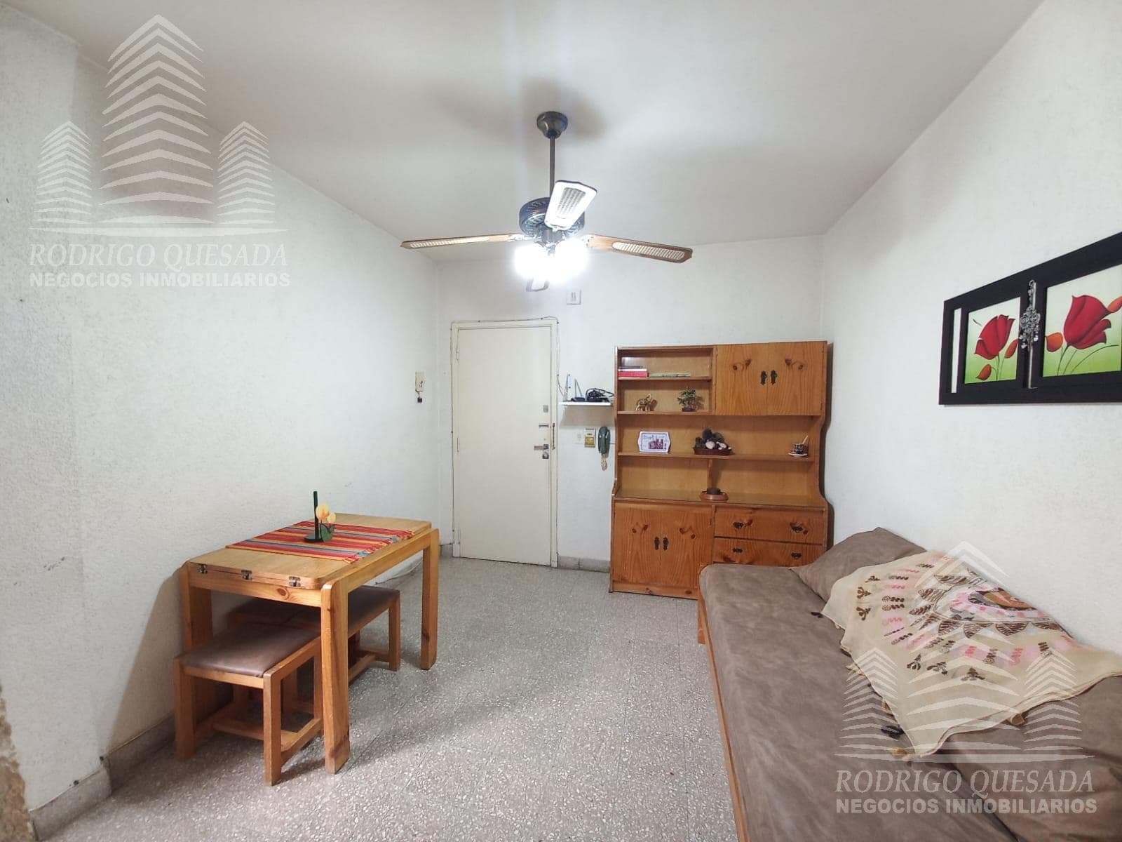 Practical 2-room apartment just a few meters from the ocean—great location!!