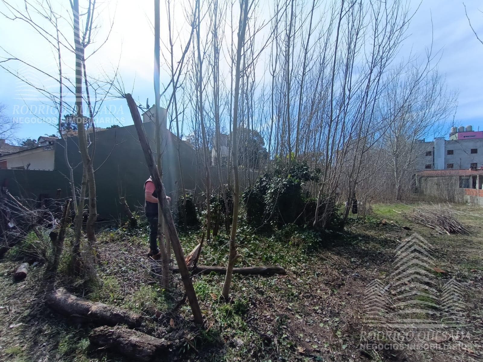 | 600-square-meter lot | | San Bernardo |