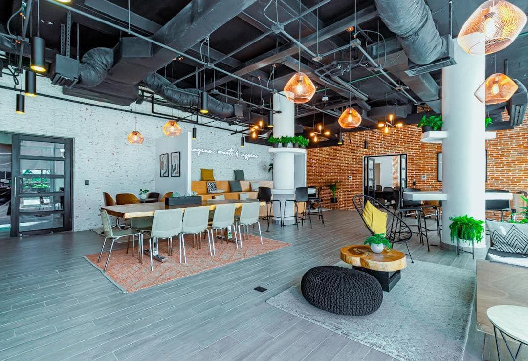 40 M2 FULLY EQUIPPED OFFICE FOR SALE ACROSS FROM STARBUCKS IN PLAYA DEL CARMEN, PLAZA AMERICAS