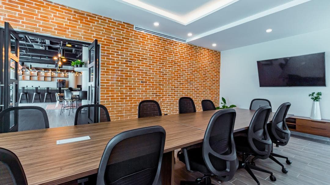 40 M2 FULLY EQUIPPED OFFICE FOR SALE ACROSS FROM STARBUCKS IN PLAYA DEL CARMEN, PLAZA AMERICAS