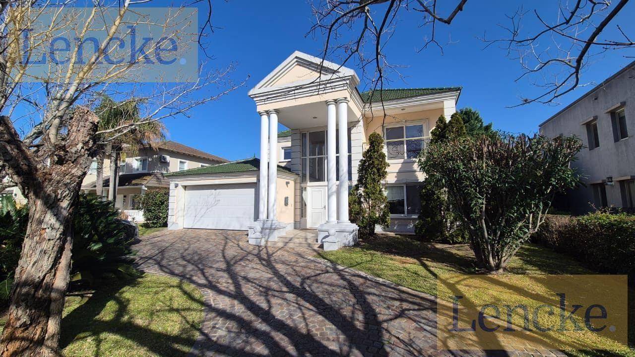 Lencke Vende - Beautiful House in Las Caletas with High-Quality Finishes