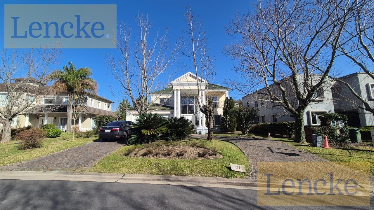Lencke Vende - Beautiful House in Las Caletas with High-Quality Finishes