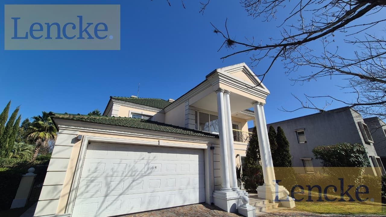 Lencke Vende - Beautiful House in Las Caletas with High-Quality Finishes