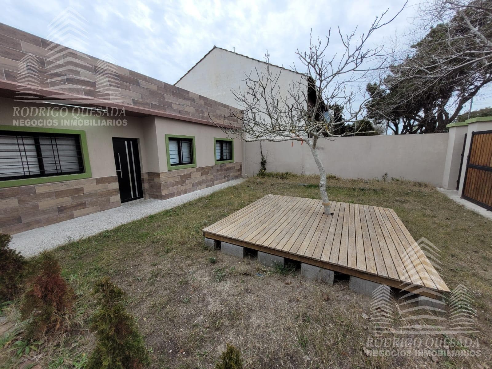 Beautiful house in a condominium—just 200 meters from the ocean!!