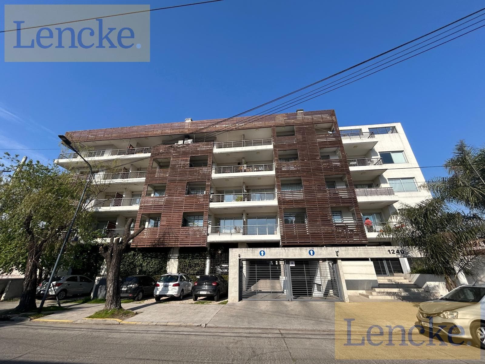 Spacious apartment for sale in Tigre, 2 bedrooms, balcony with grill, garage