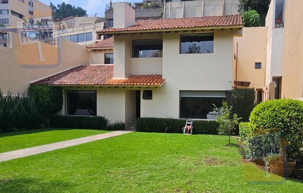 CASA EN CERRADA LOMAS DE VISTA HERMOSA