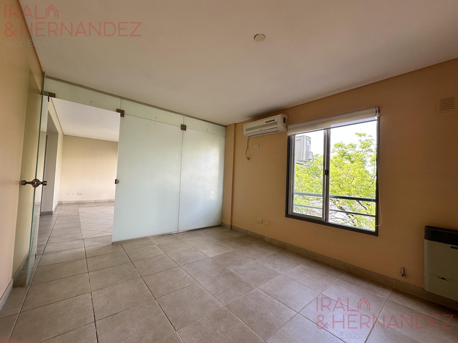FOR SALE: 2-ROOM APARTMENT IN DOWNTOWN MORÓN