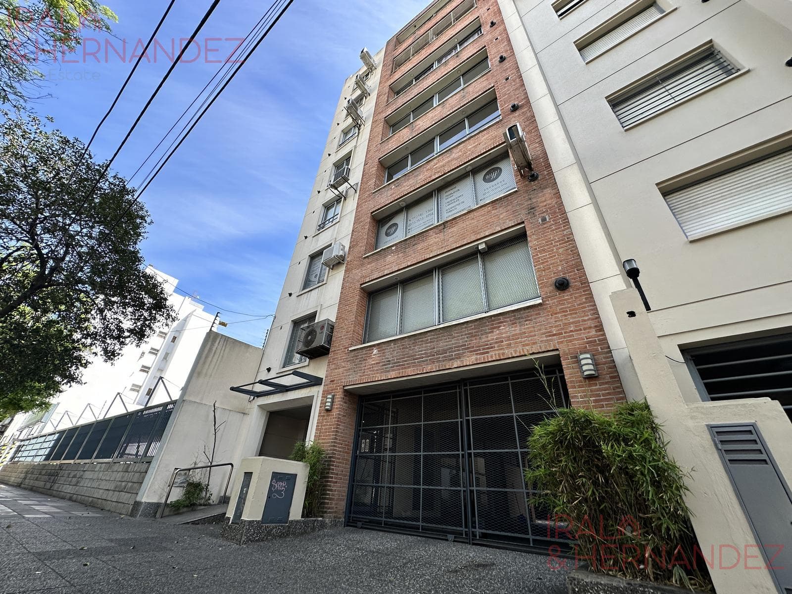 FOR SALE: 2-ROOM APARTMENT IN DOWNTOWN MORÓN