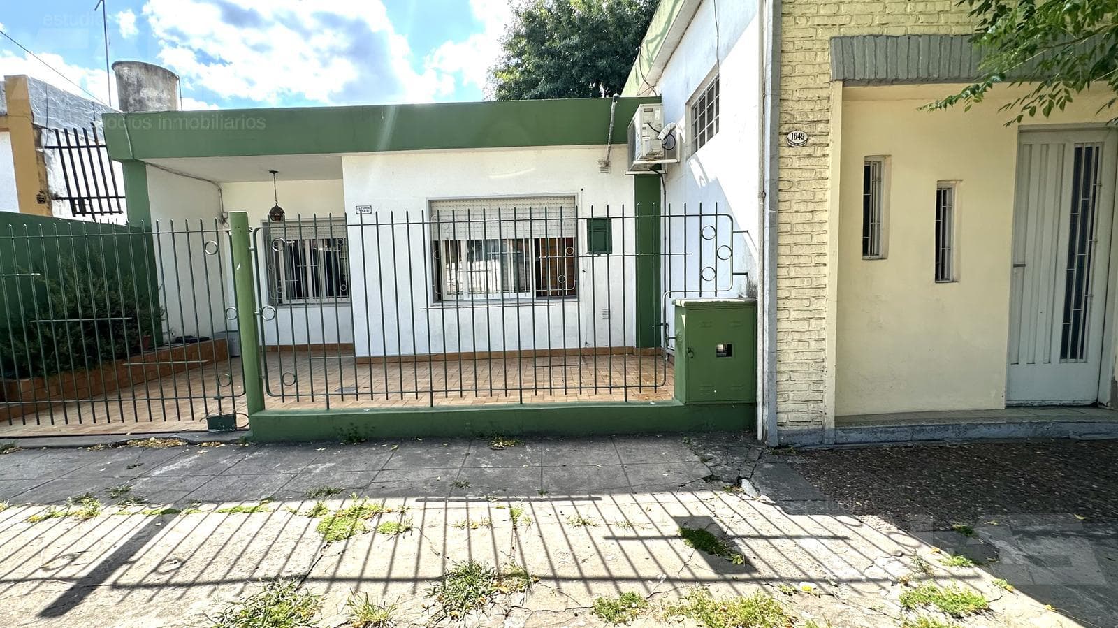 4-room house with commercial space in Ituzaingó Norte