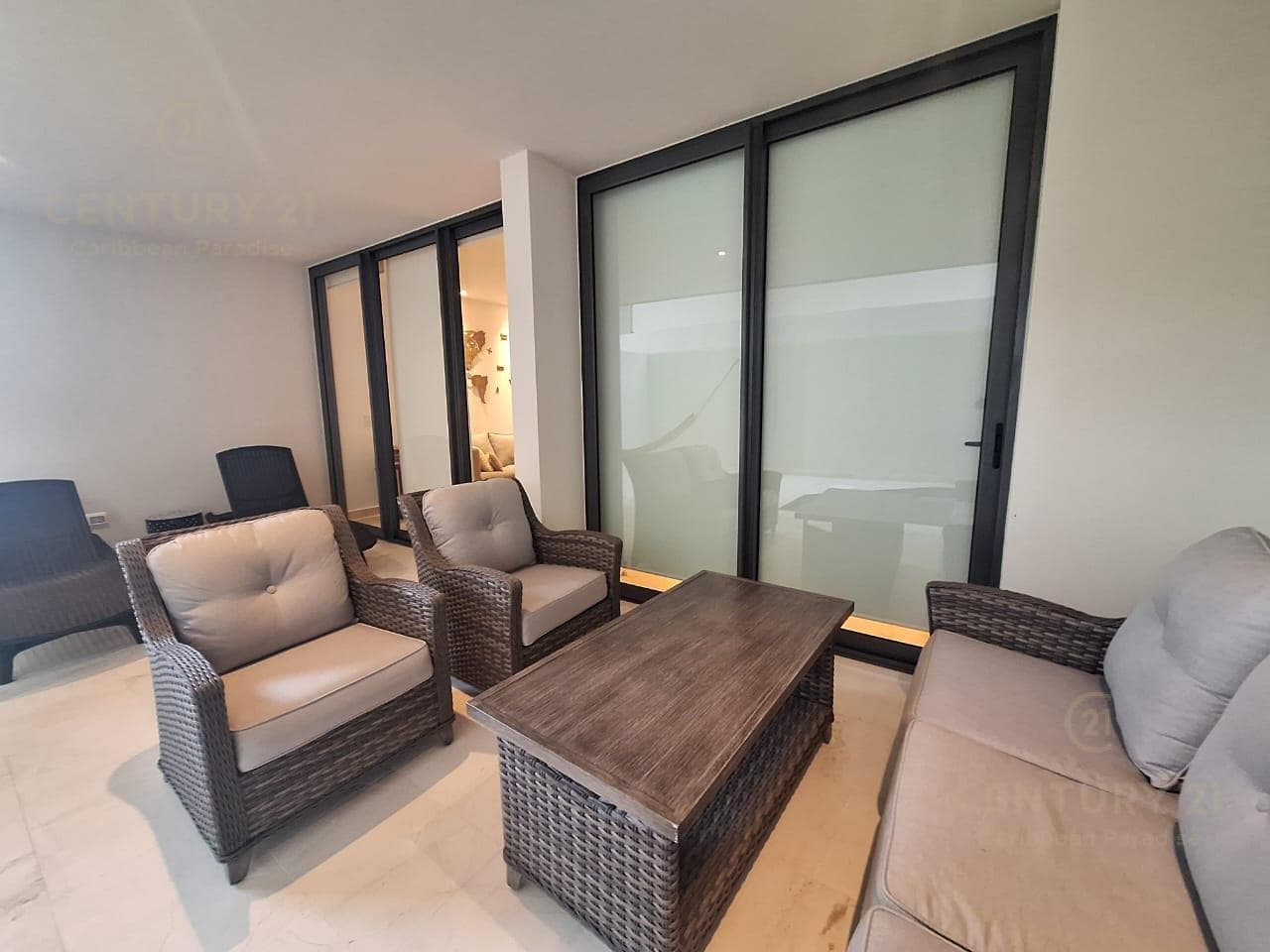 For Rent: Ground-floor apartment with 2 bedrooms and 2.5 bathrooms, including a private Jacuzzi, in the luxurious MARILA Condominium P4261