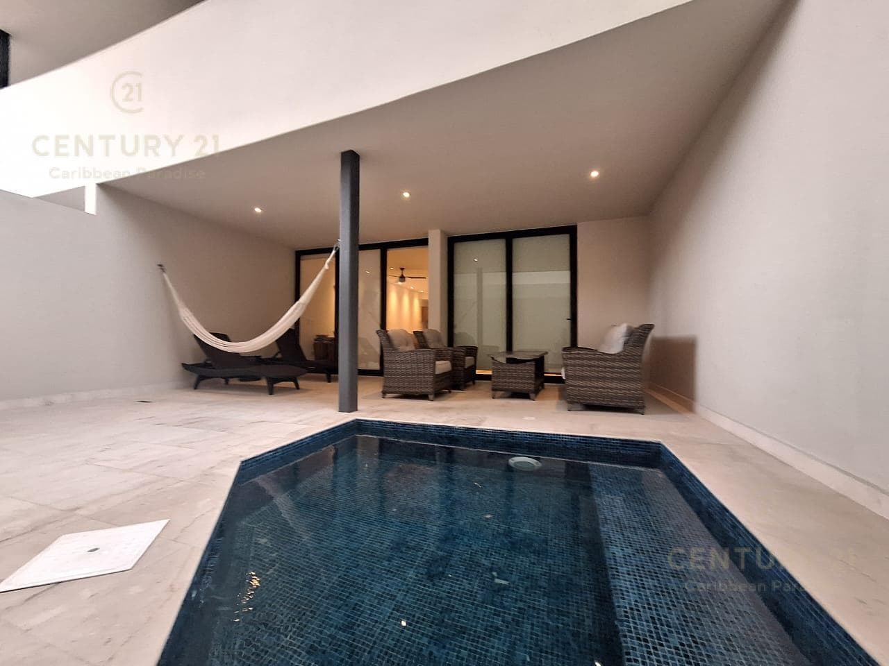 For Rent: Ground-floor apartment with 2 bedrooms and 2.5 bathrooms, including a private Jacuzzi, in the luxurious MARILA Condominium P4261