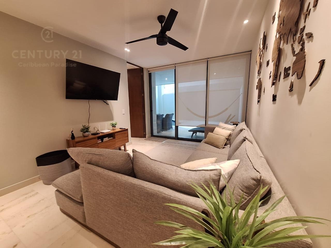 For Rent: Ground-floor apartment with 2 bedrooms and 2.5 bathrooms, including a private Jacuzzi, in the luxurious MARILA Condominium P4261