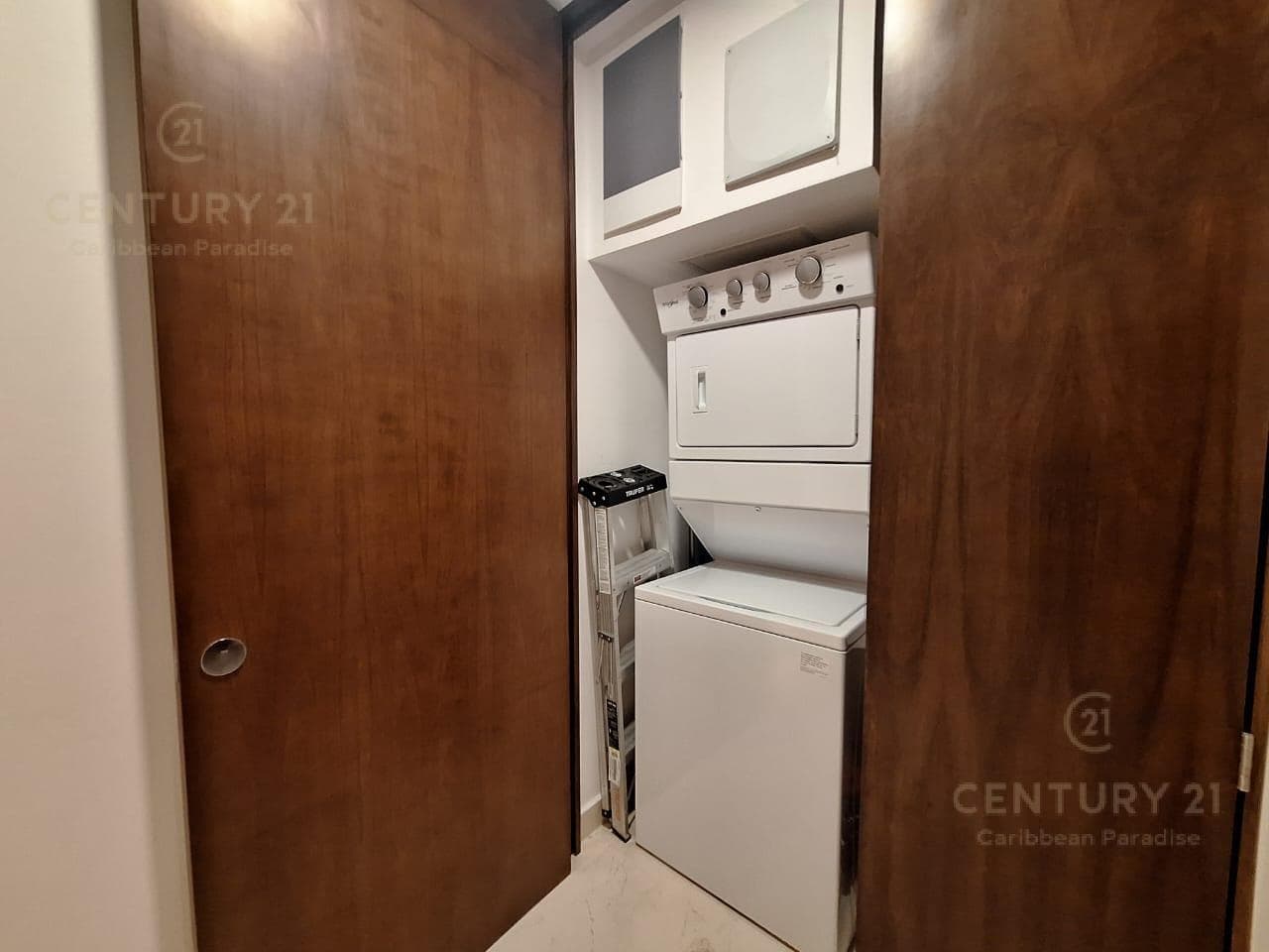 For Rent: Ground-floor apartment with 2 bedrooms and 2.5 bathrooms, including a private Jacuzzi, in the luxurious MARILA Condominium P4261