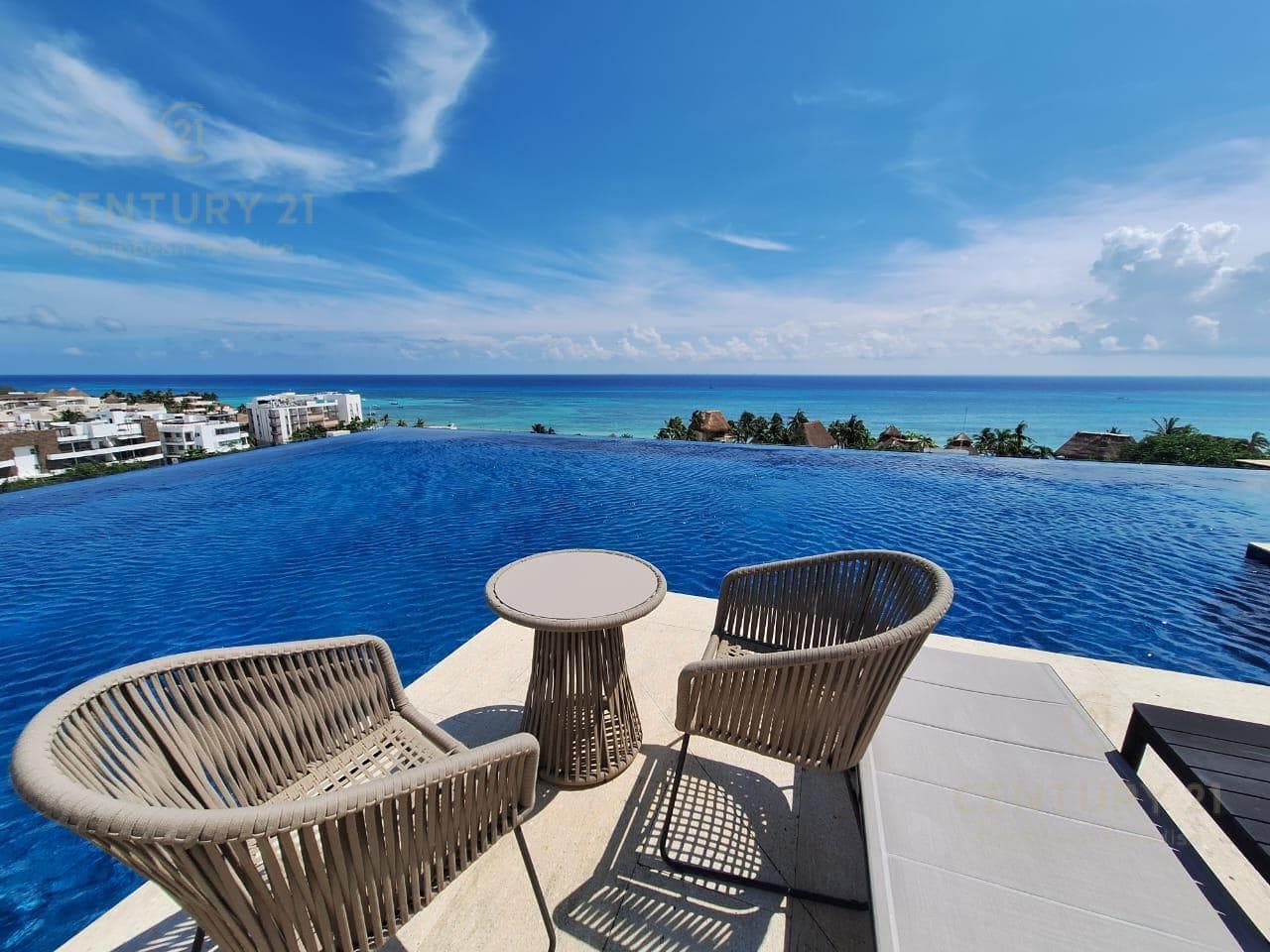 For Rent: Ground-floor apartment with 2 bedrooms and 2.5 bathrooms, including a private Jacuzzi, in the luxurious MARILA Condominium P4261