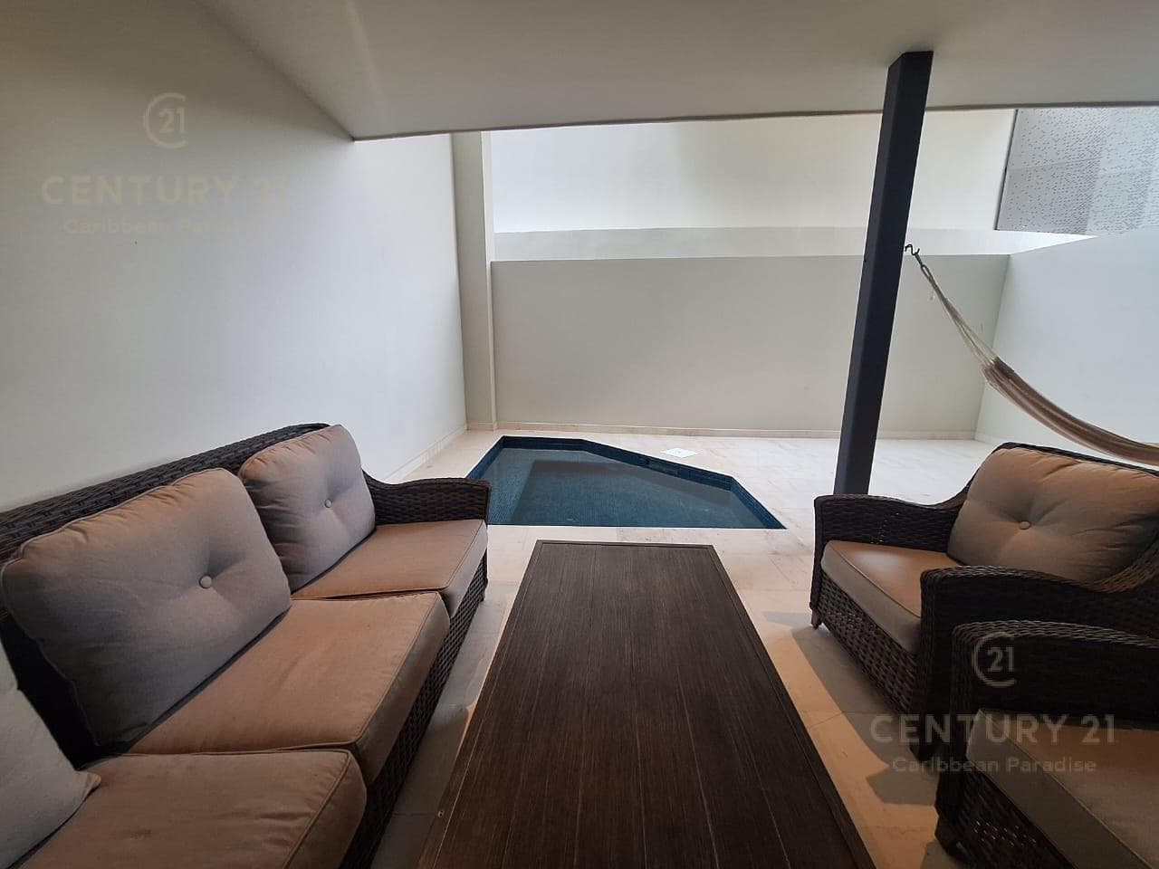 For Rent: Ground-floor apartment with 2 bedrooms and 2.5 bathrooms, including a private Jacuzzi, in the luxurious MARILA Condominium P4261