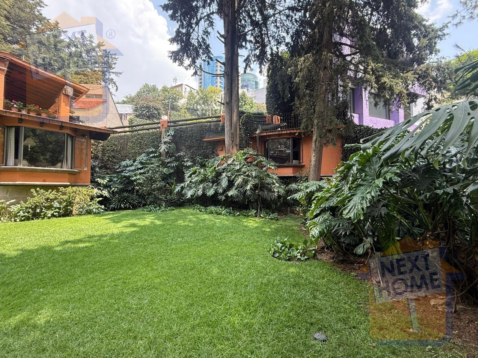 HOUSE FOR SALE IN CERRADA LOMAS DE CHAPULTEPEC