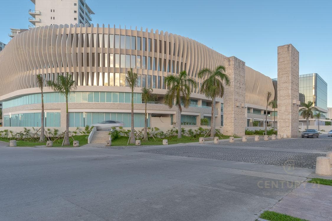Commercial Office for Rent in Puerto Cancún | With Panoramic Views | C3902