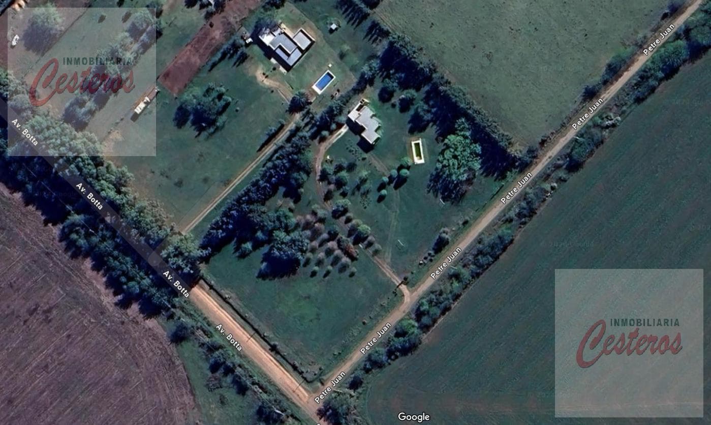 Country house on a 1.20-hectare lot at Av. Botta and Juan Petre, Cañuelas.