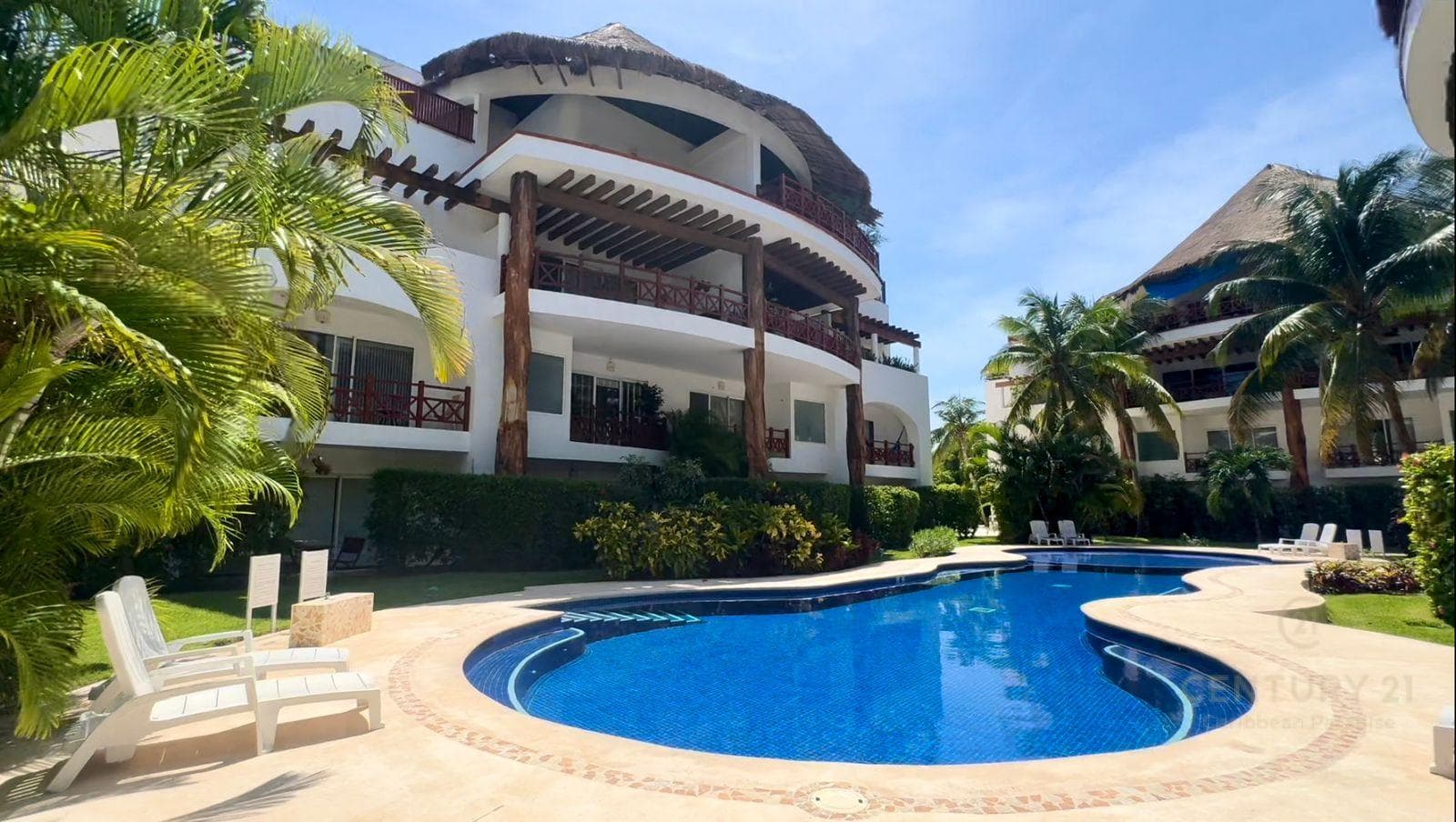 FOR SALE: Exclusive 1-Bedroom Apartment in Downtown Playa del Carmen: Space and Elegance in 103 m² P4267
