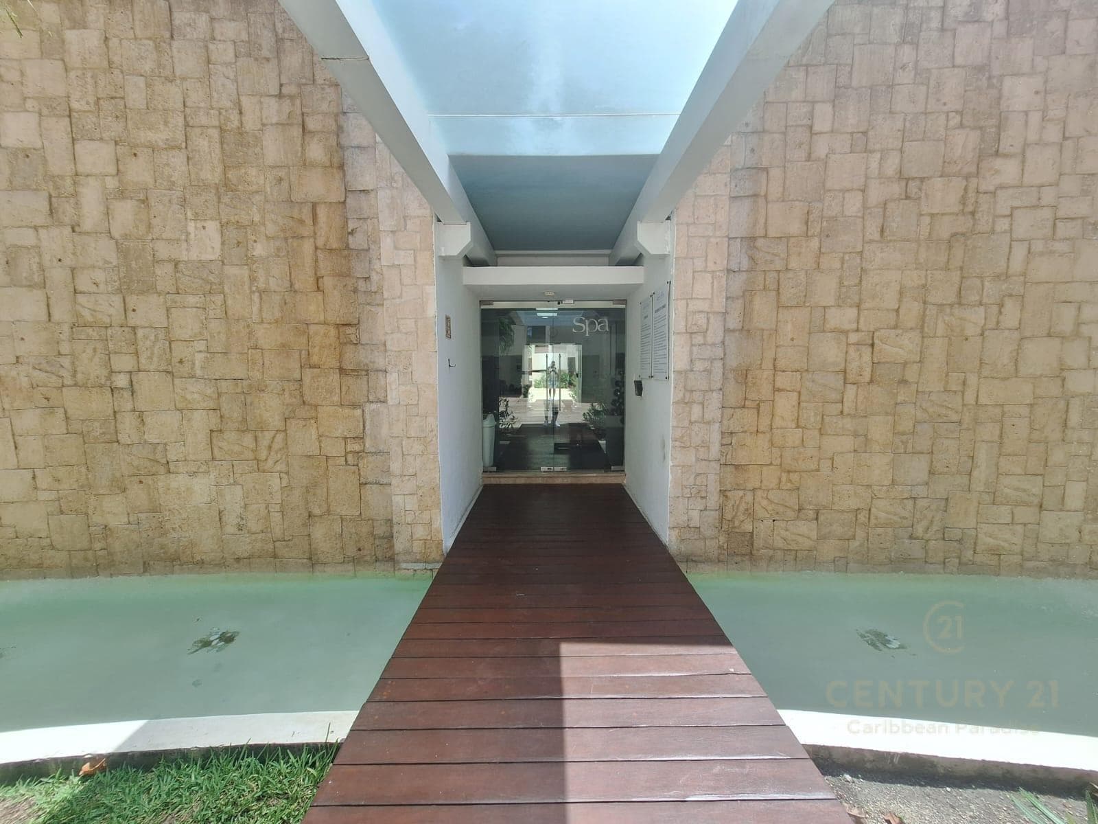 FOR SALE: Exclusive 1-Bedroom Apartment in Downtown Playa del Carmen: Space and Elegance in 103 m² P4267