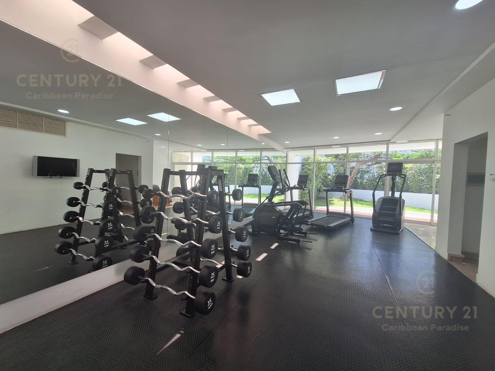 FOR SALE: Exclusive 1-Bedroom Apartment in Downtown Playa del Carmen: Space and Elegance in 103 m² P4267