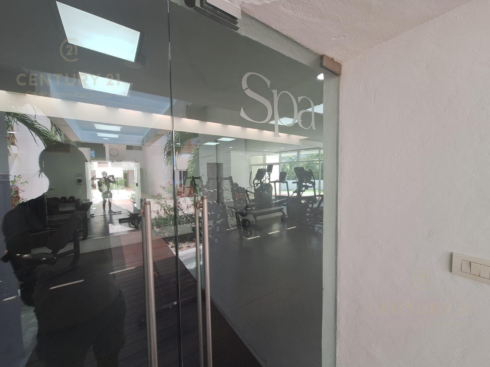 FOR SALE: Exclusive 1-Bedroom Apartment in Downtown Playa del Carmen: Space and Elegance in 103 m² P4267