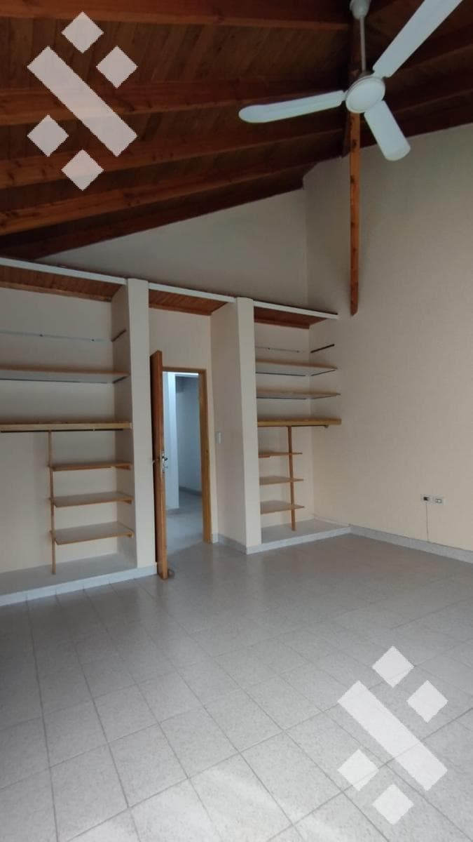 For Rent | 3-Bedroom House | Santa Genovena | Suitable for Commercial Use