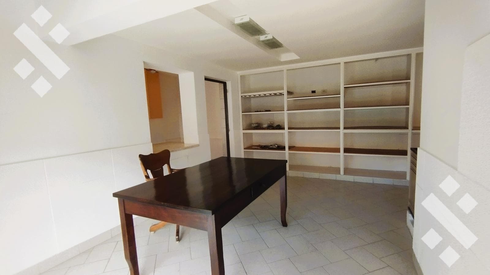 For Rent | 3-Bedroom House | Santa Genovena | Suitable for Commercial Use