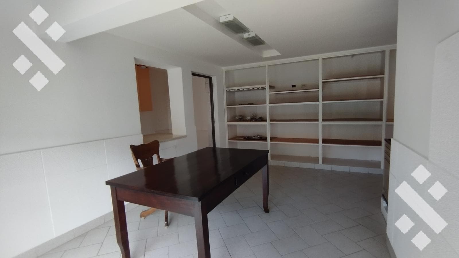 For Rent | 3-Bedroom House | Santa Genovena | Suitable for Commercial Use