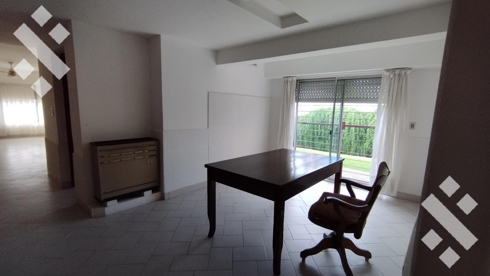 For Rent | 3-Bedroom House | Santa Genovena | Suitable for Commercial Use