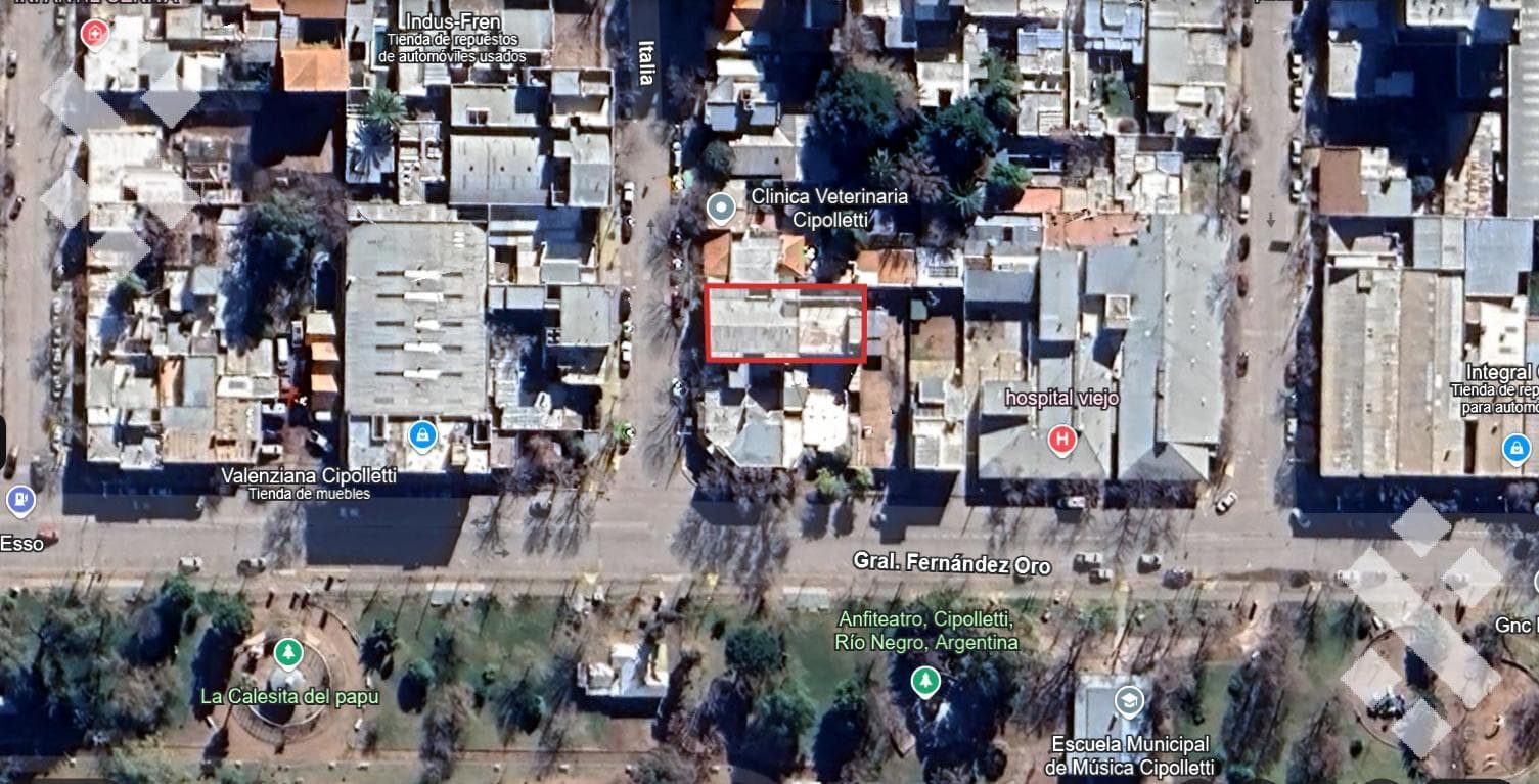 For Sale: Property Suitable for Development / Downtown Cipolletti - Italia 35
