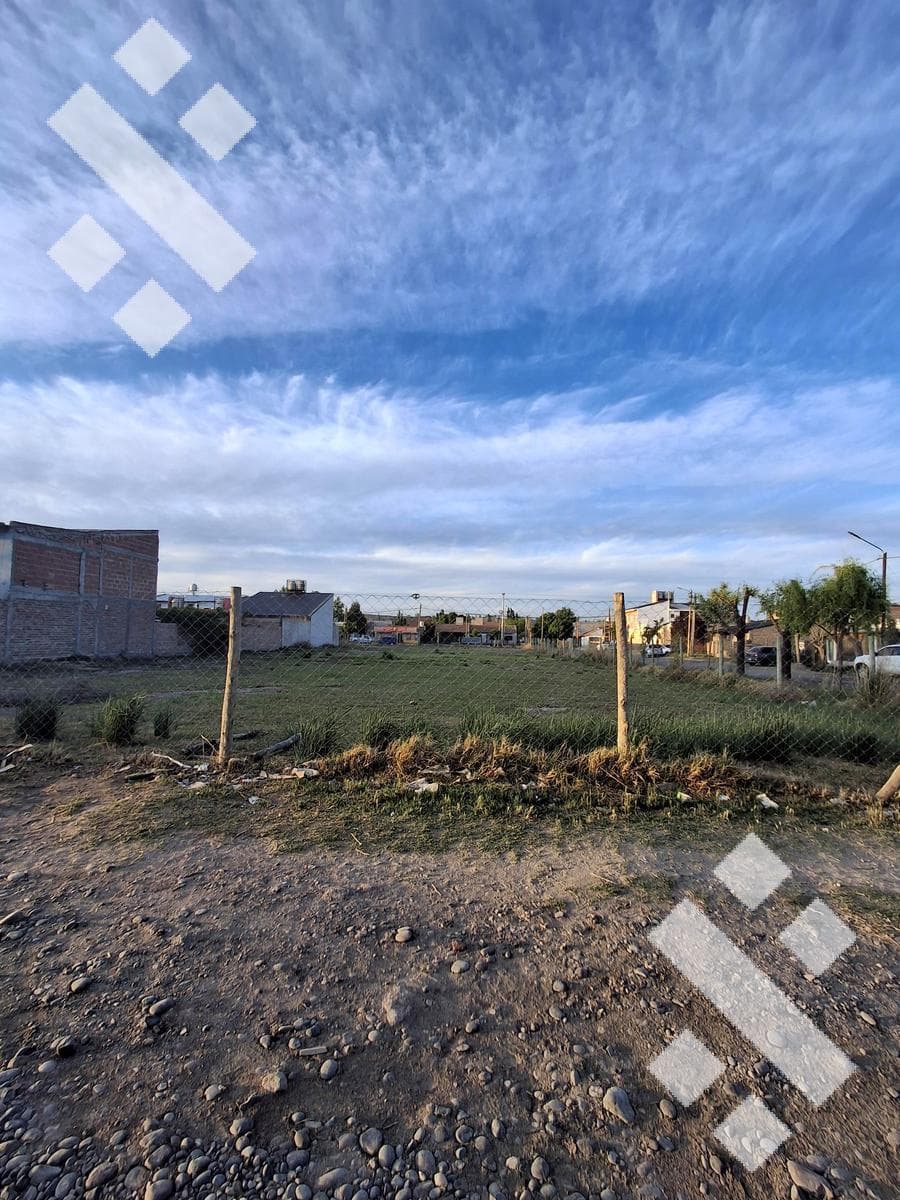 Land for Sale | Downtown Plottier, 312 m2