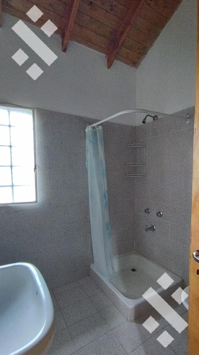 For Rent | 3-Bedroom House | Santa Genovena | Suitable for Commercial Use