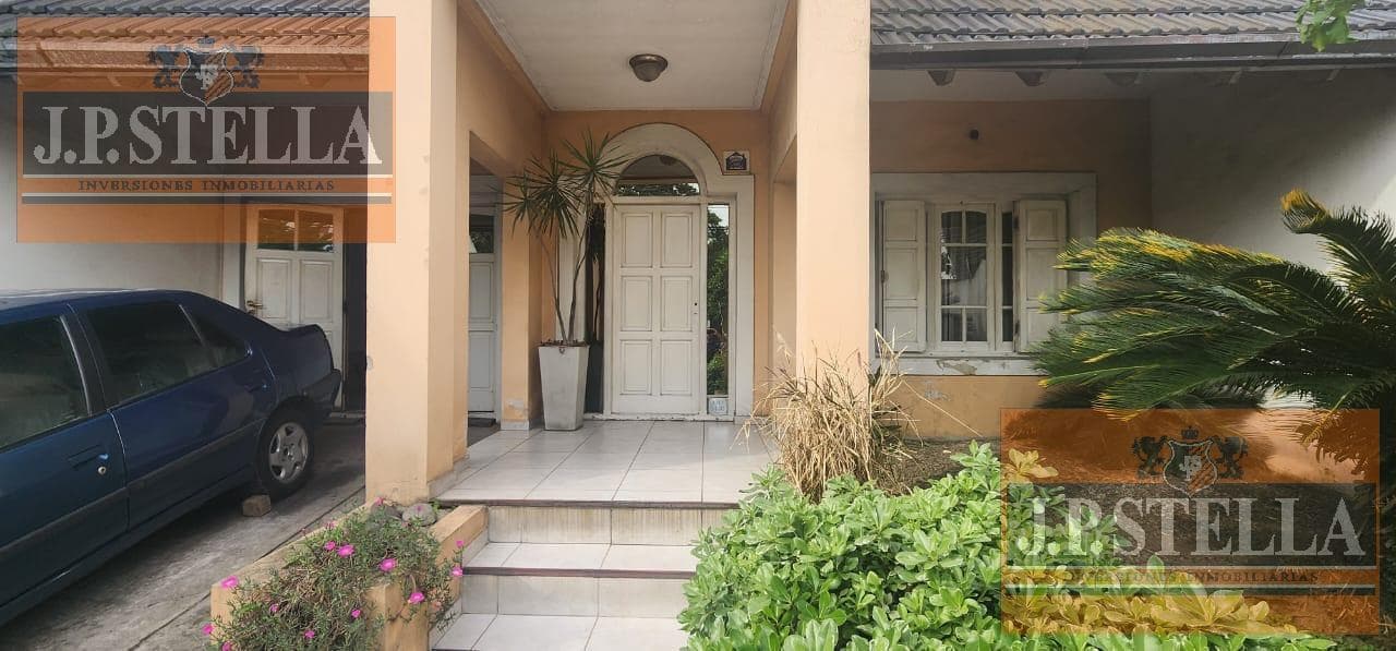Casa 5 amb. en 2 plantas - Garaje p/ 3 autos (238 m² Edif.) - S.Justo (Ctro)