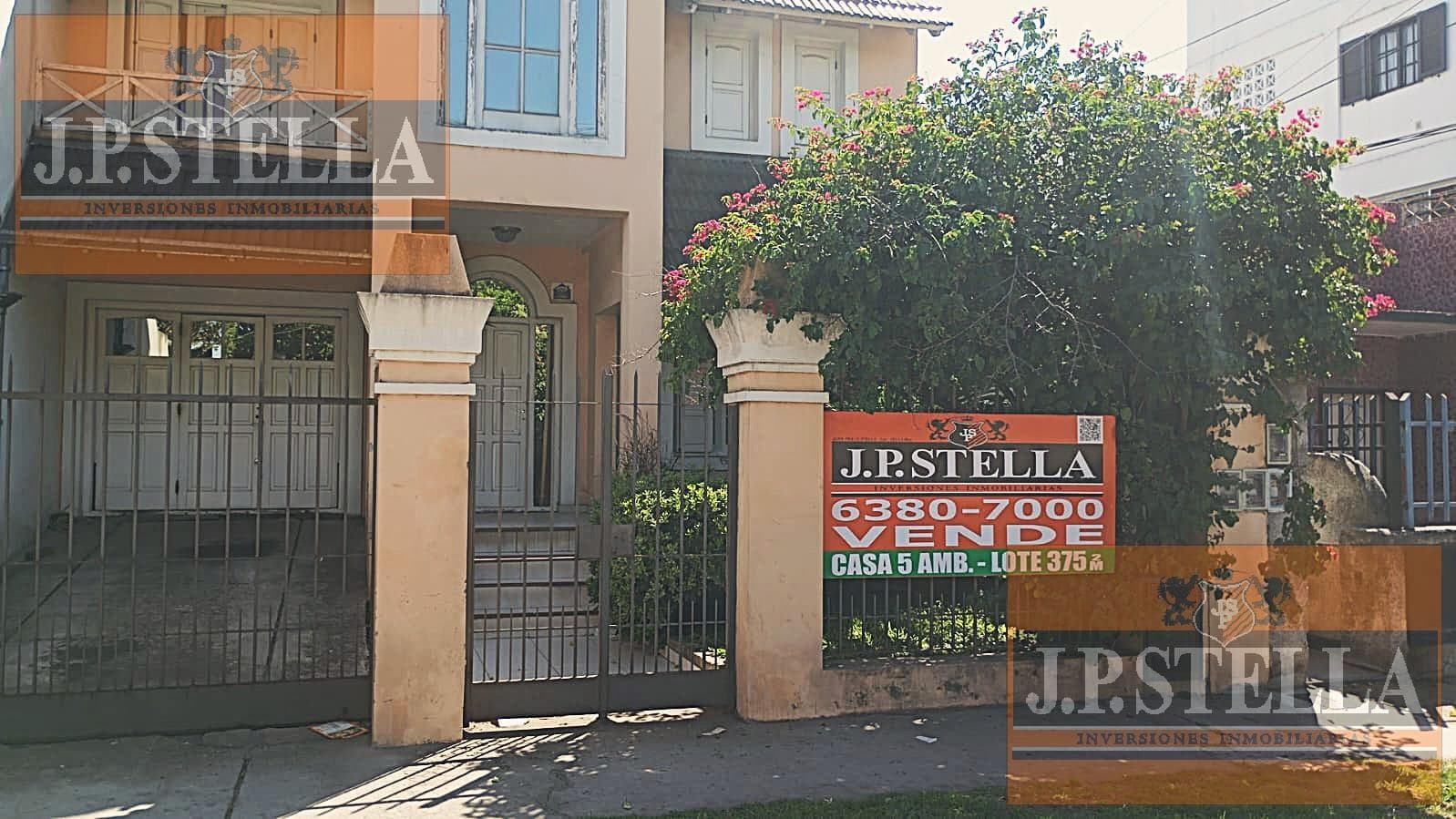 Casa 5 amb. en 2 plantas - Garaje p/ 3 autos (238 m² Edif.) - S.Justo (Ctro)