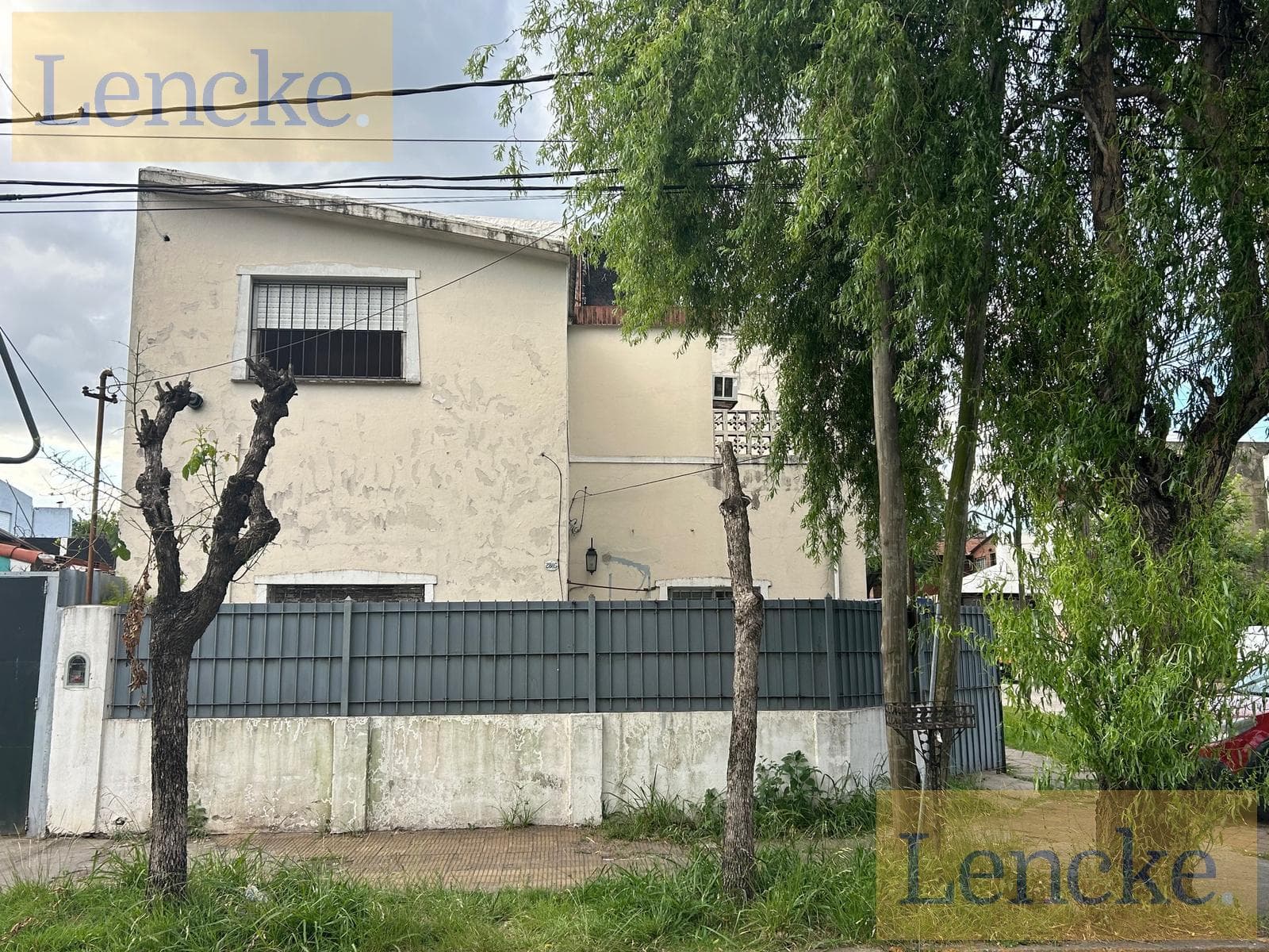Boulogne, for sale: 2-bedroom house on its own lot, ideal for renovating