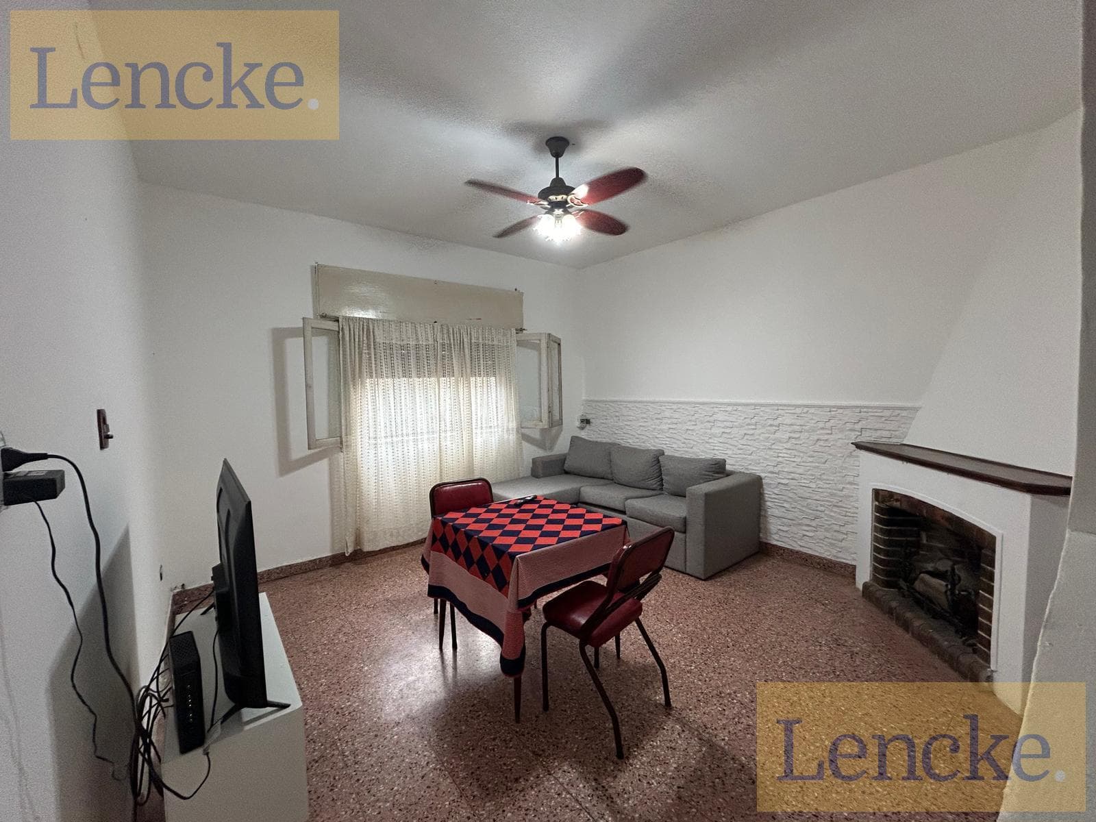 Boulogne, for sale: 2-bedroom house on its own lot, ideal for renovating