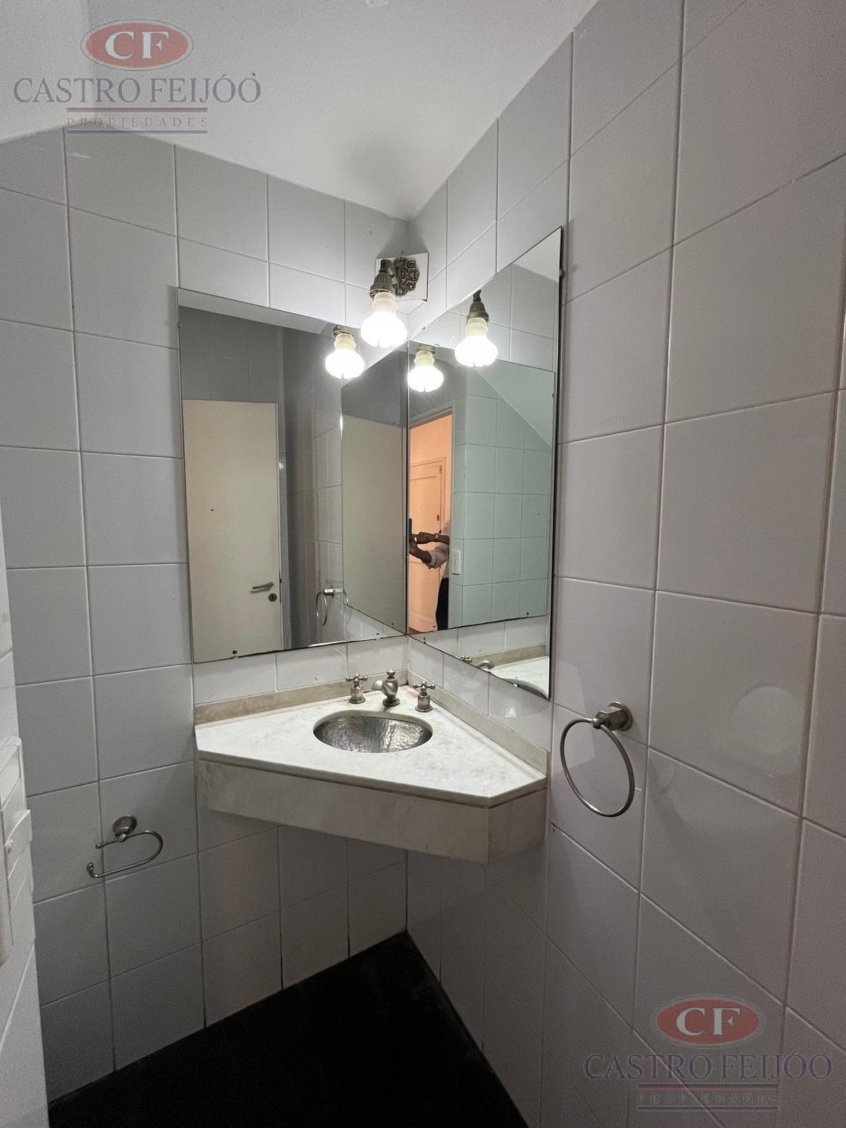 6-Room House for Sale with Garden and Pool. Olivos – Residential Area