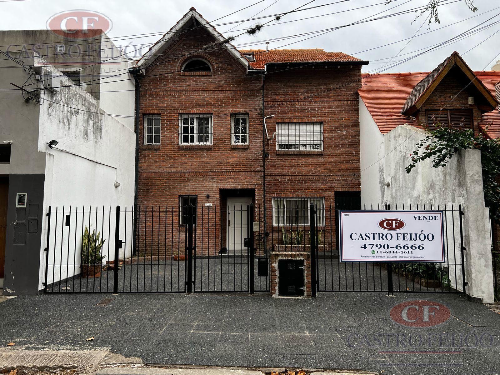 6-Room House for Sale with Garden and Pool. Olivos – Residential Area